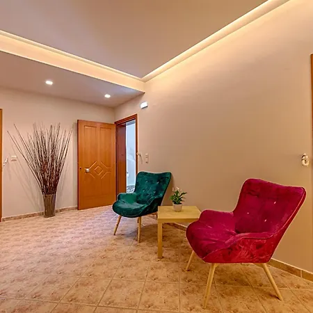 מלון דירות Anilio Plaza