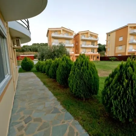 Anilio Plaza מלון דירות 4*