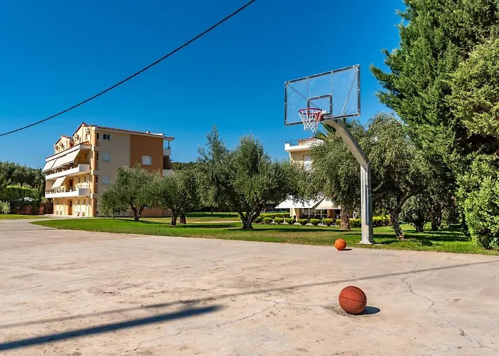 Anilio Plaza 4*