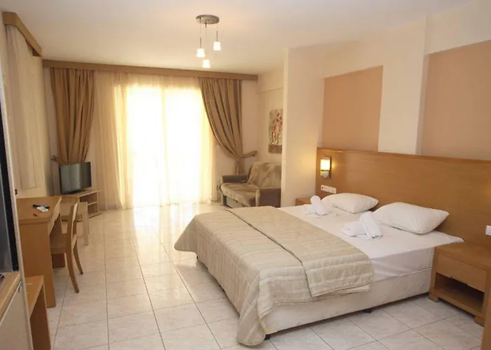 Anilio Plaza Apartmanhotel Zaháro