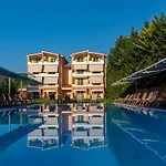 Anilio Plaza Aparthotel Zacharo