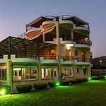 Aparthotel Anilio Plaza