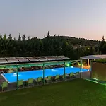 Anilio Plaza 4*