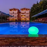 Anilio Plaza Aparthotel 4*