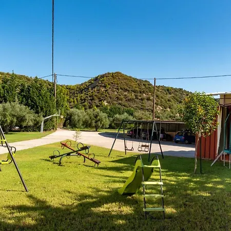 Anilio Plaza 아파트호텔 자하로