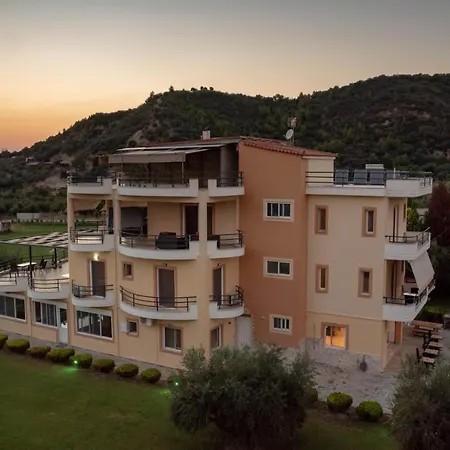 Anilio Plaza 4*