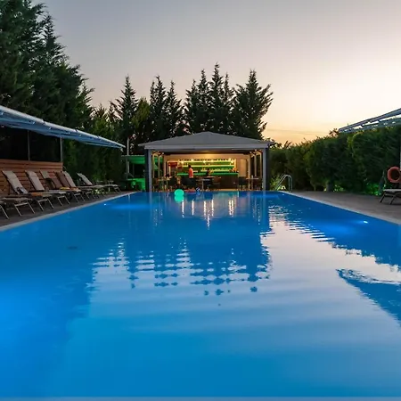 Aparthotel Anilio Plaza