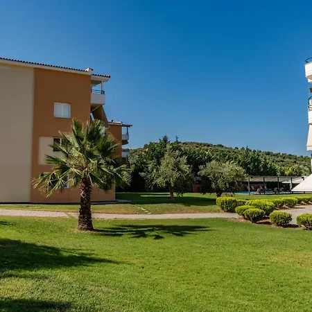 Aparthotel Anilio Plaza