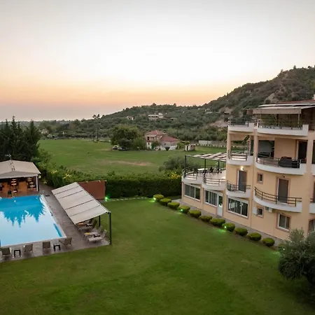 Anilio Plaza Lägenhetshotell Zacharo