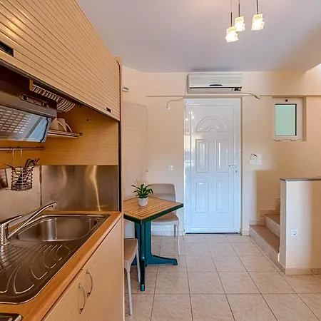 Anilio Plaza Aparthotel 4*