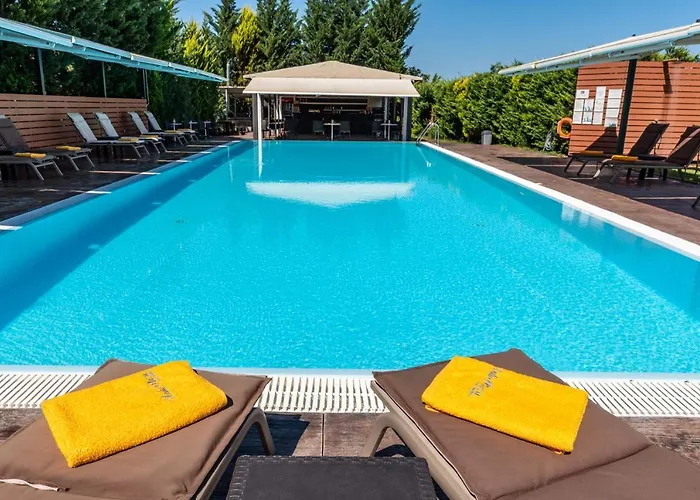 Anilio Plaza 4* Захаро