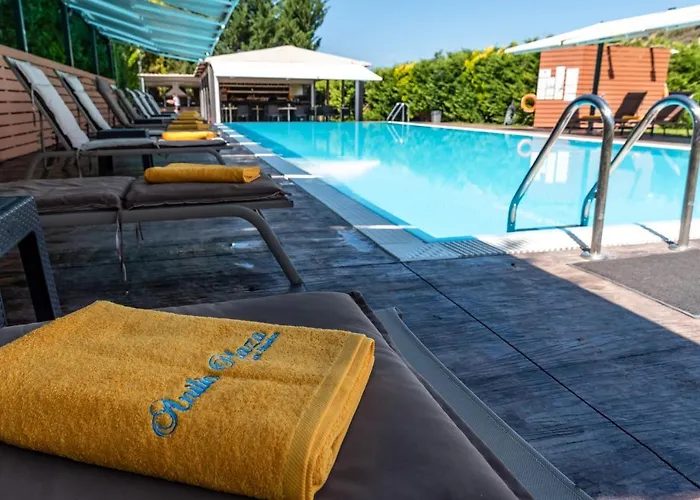 Anilio Plaza Zacharo