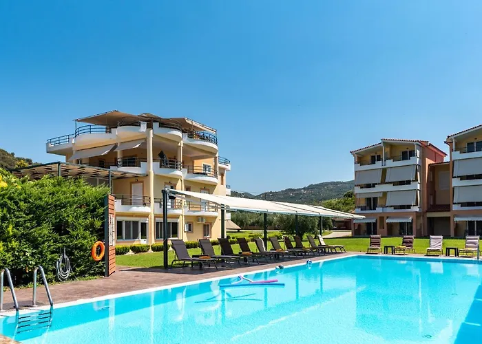 Anilio Plaza Апарт-отель Захаро