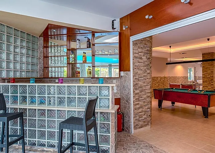 Anilio Plaza شقة فندقية 4*