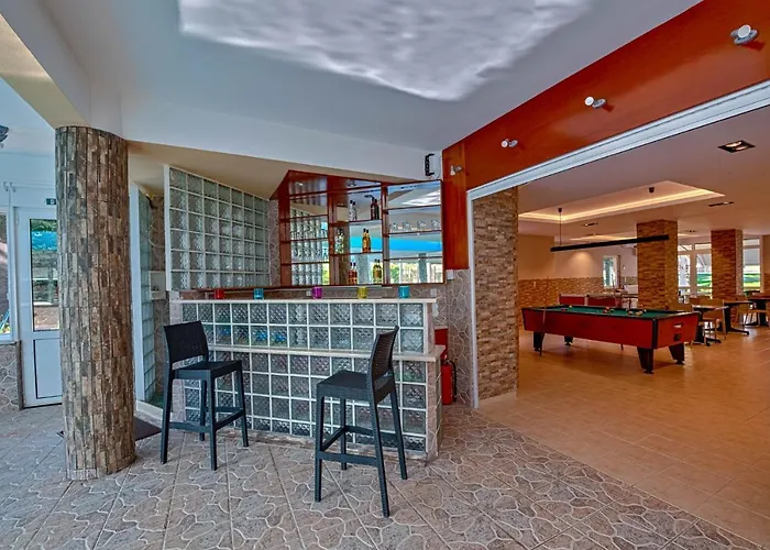 Anilio Plaza Zacharo