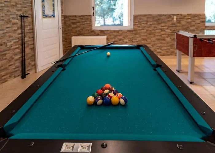 Anilio Plaza Апарт-отель Захаро