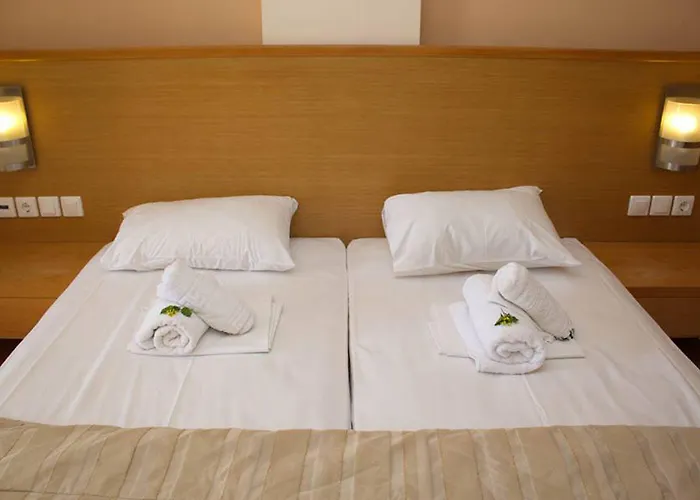 Anilio Plaza 4* زاخارو