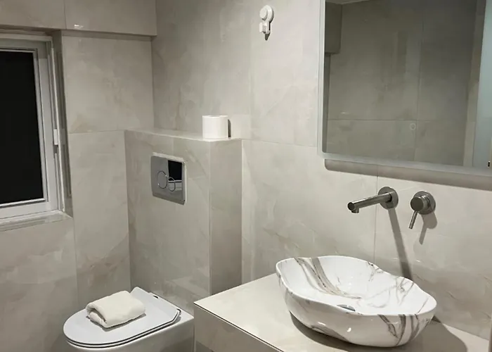 Anilio Plaza Захаро